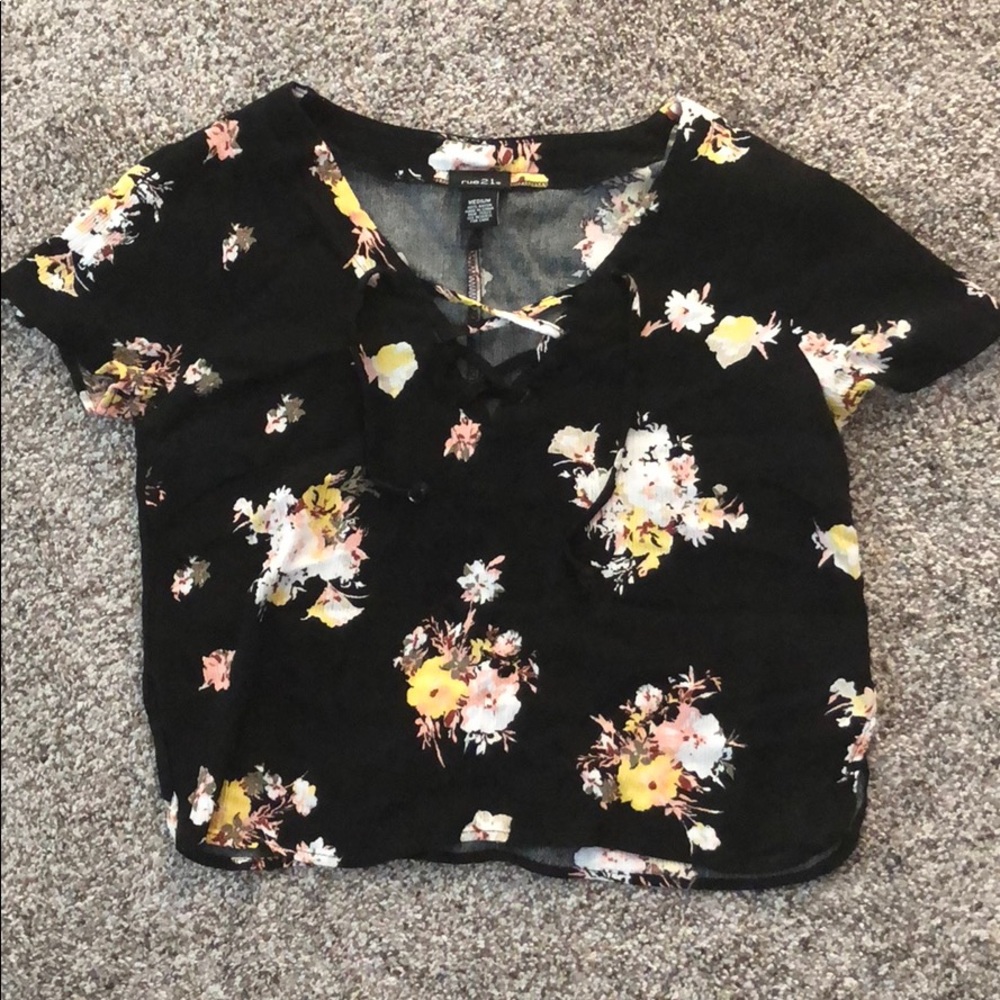 🍾floral crop top!